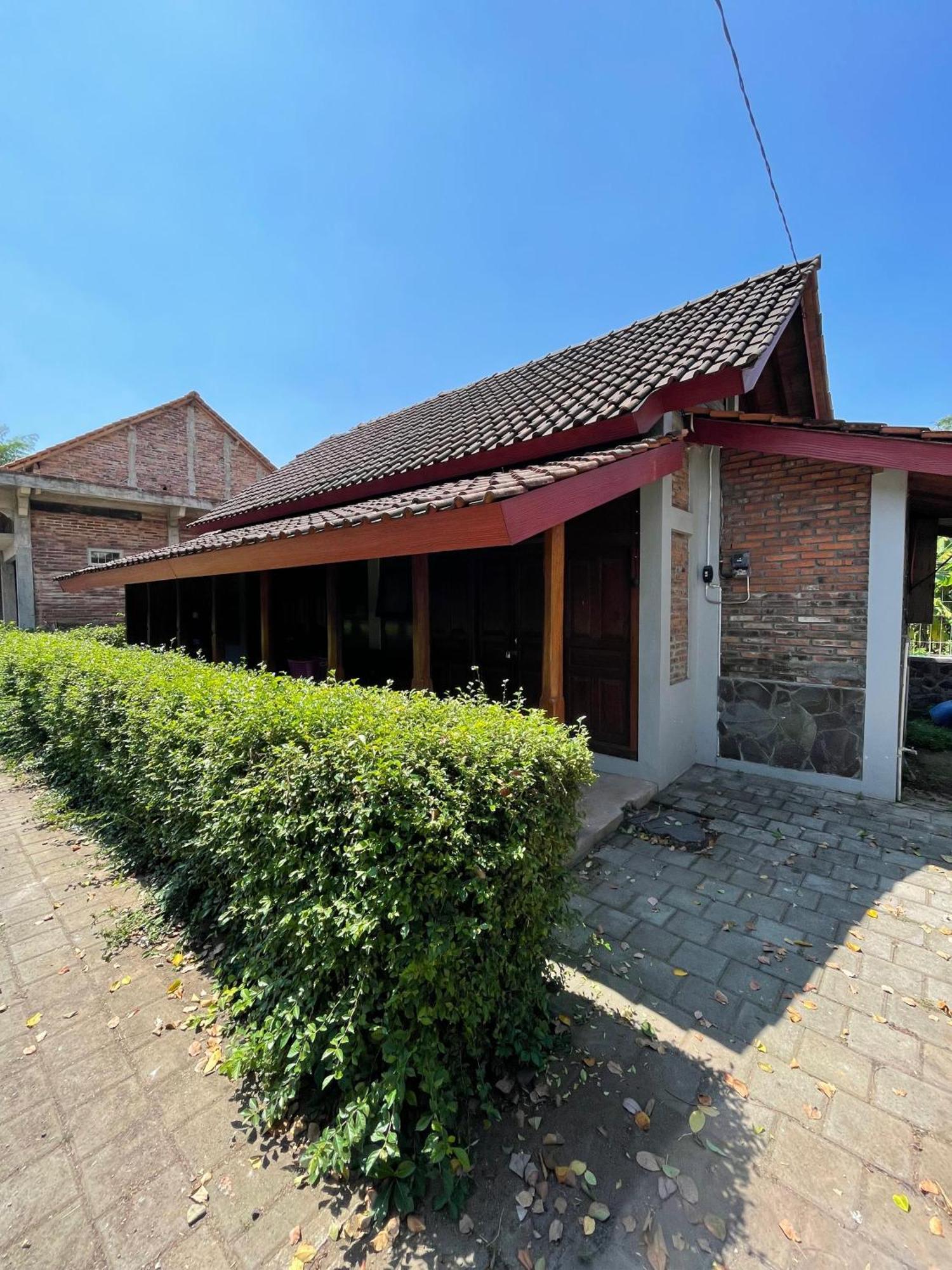 Saka Homestay Boutique & Cafe Magelang Extérieur photo
