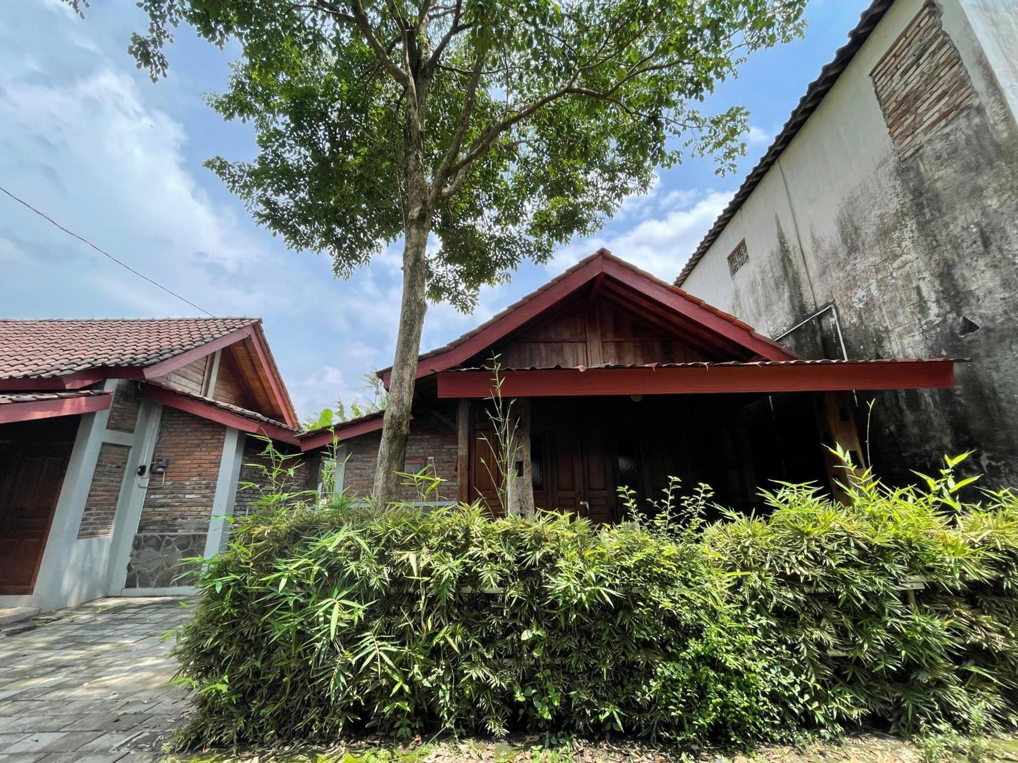 Saka Homestay Boutique & Cafe Magelang Extérieur photo