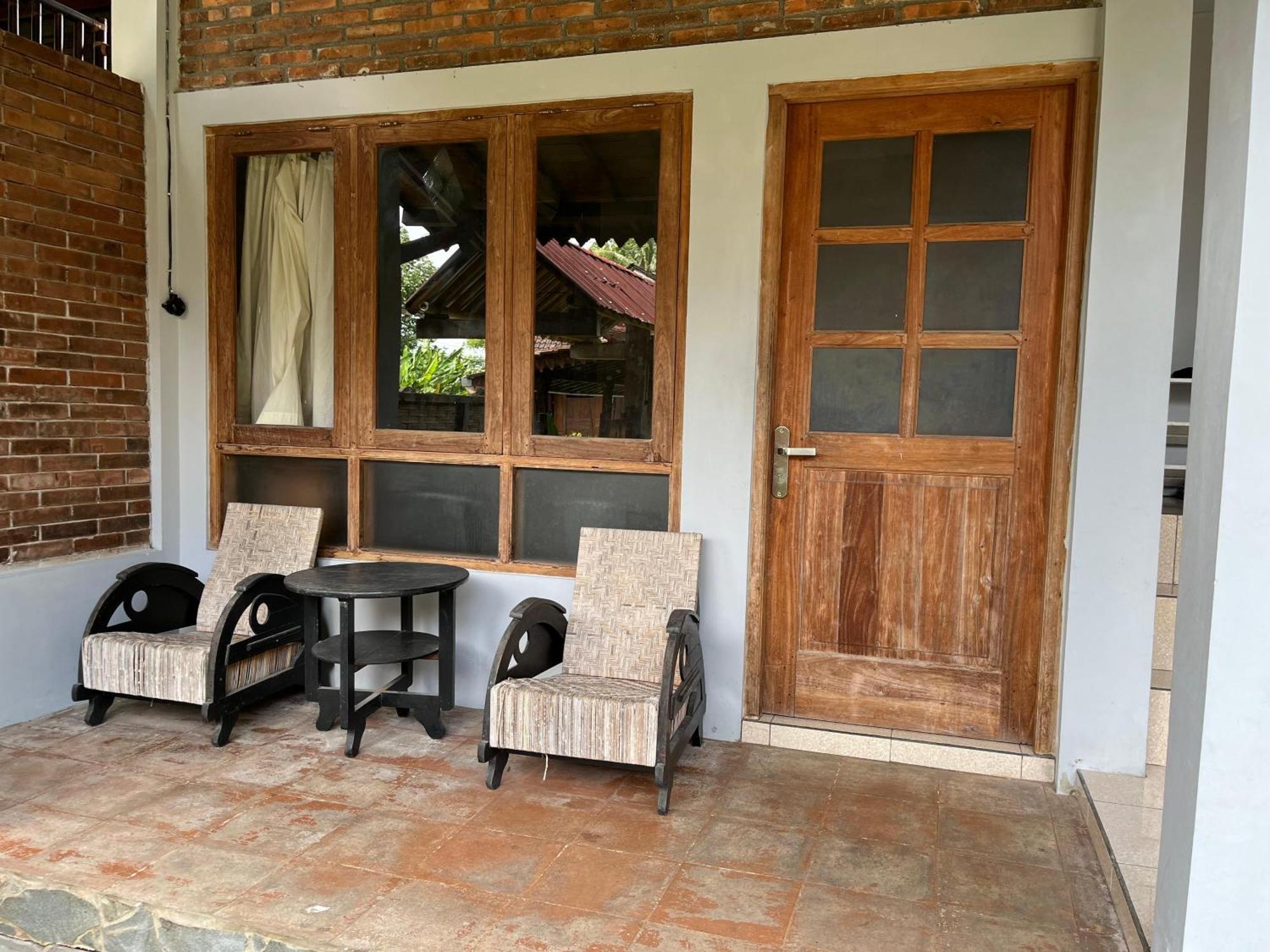 Saka Homestay Boutique & Cafe Magelang Extérieur photo