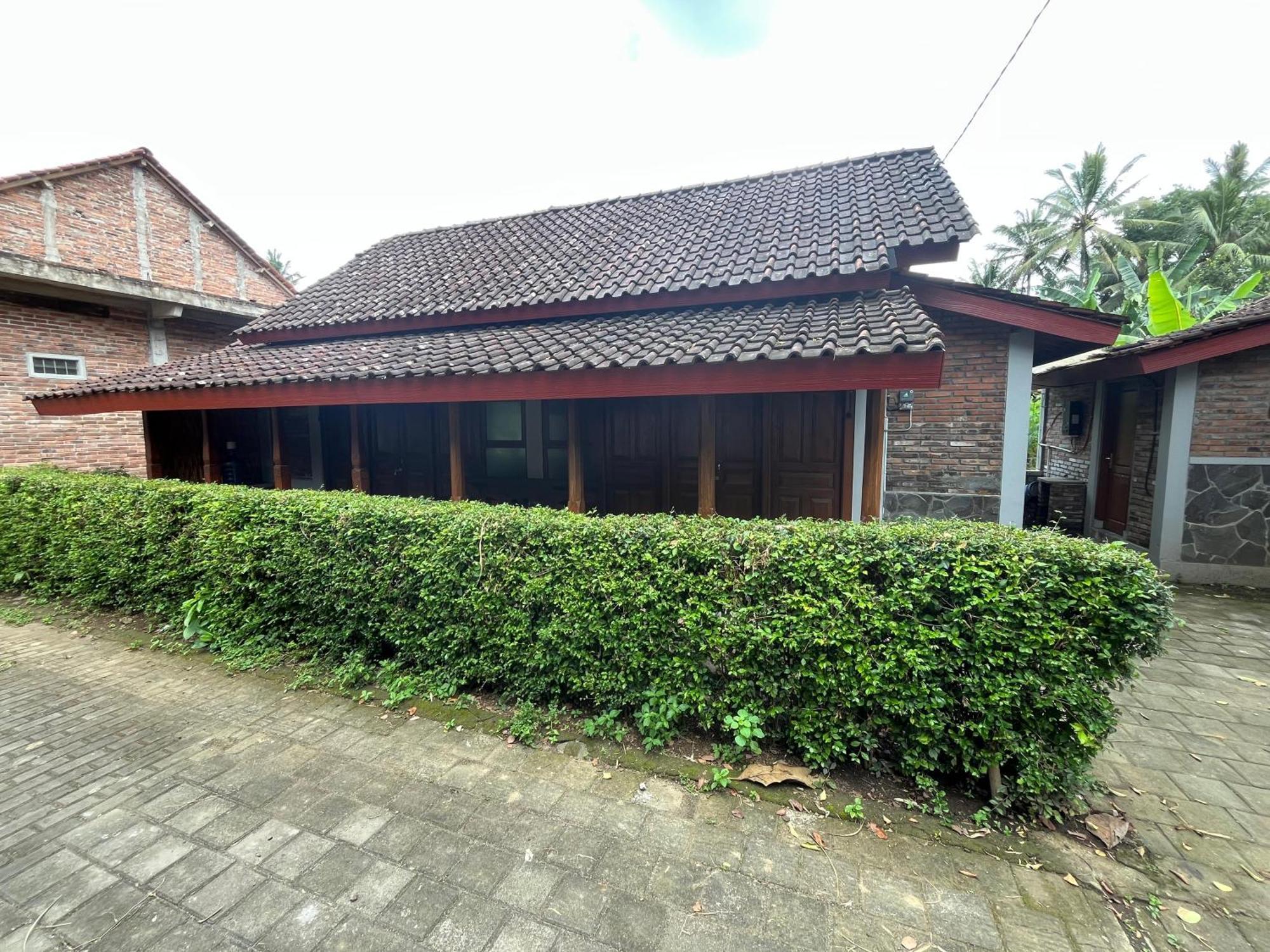 Saka Homestay Boutique & Cafe Magelang Extérieur photo